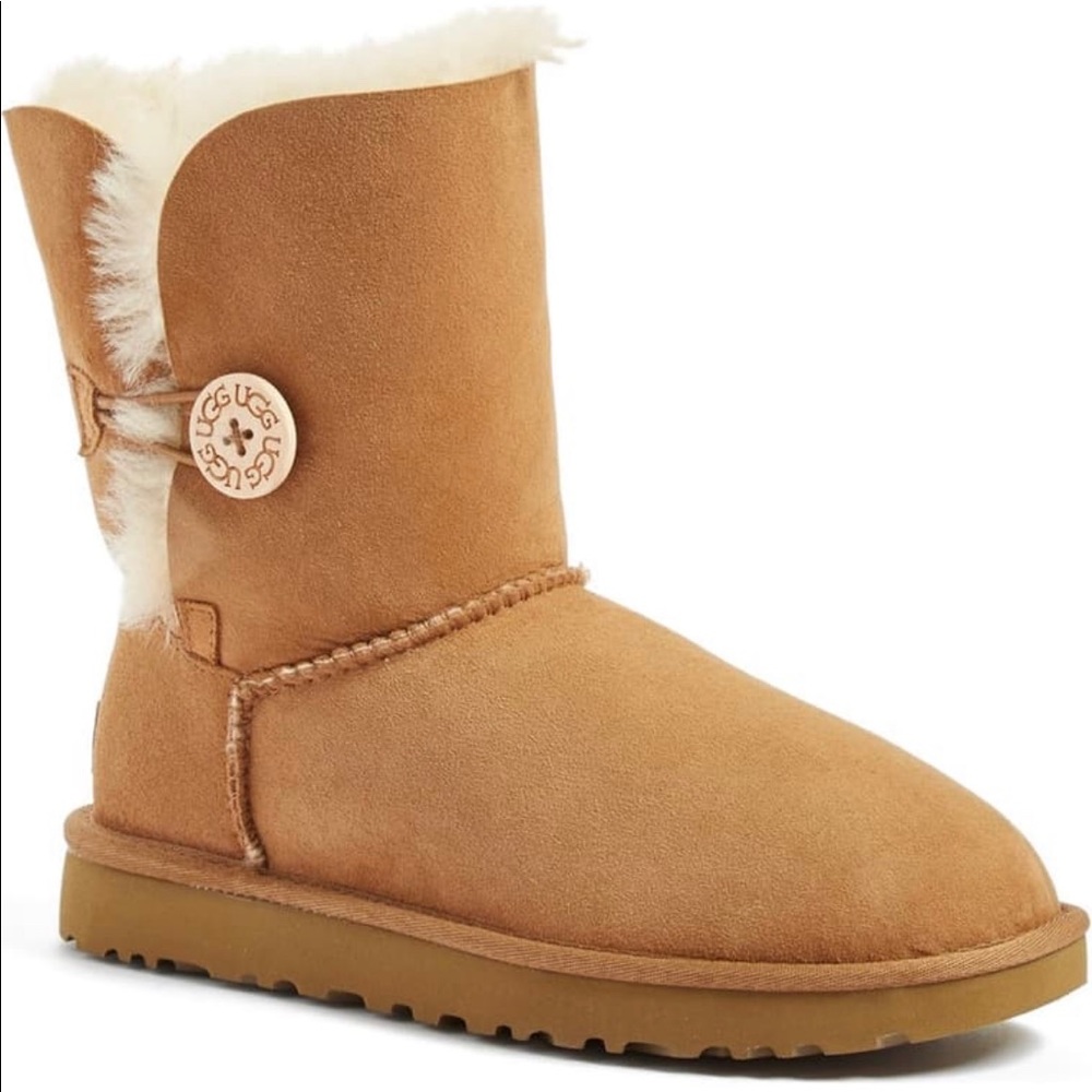 UGGS BAILEY BUTTON BROWN